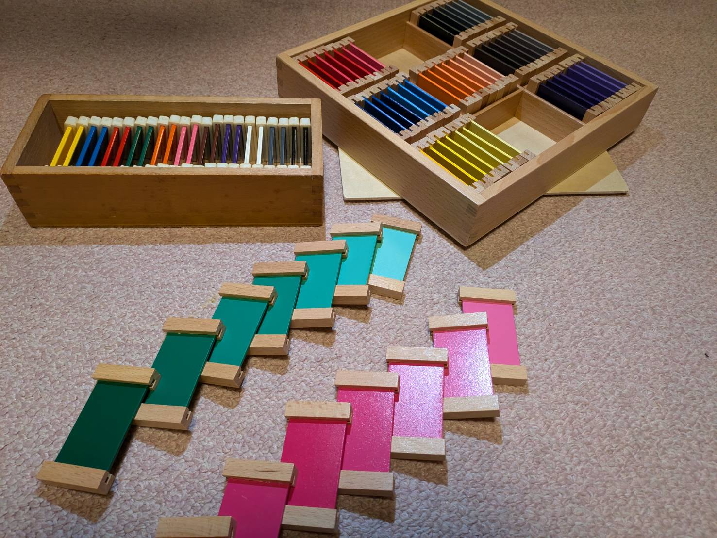 モンテッソーリ教具　色板