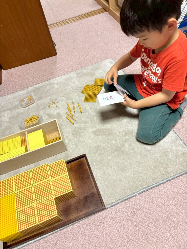数に触れるこども