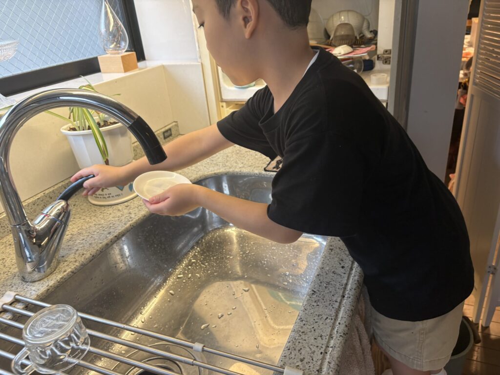 日常生活の練習_食器を洗う